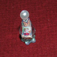 1 inch scale: perfume